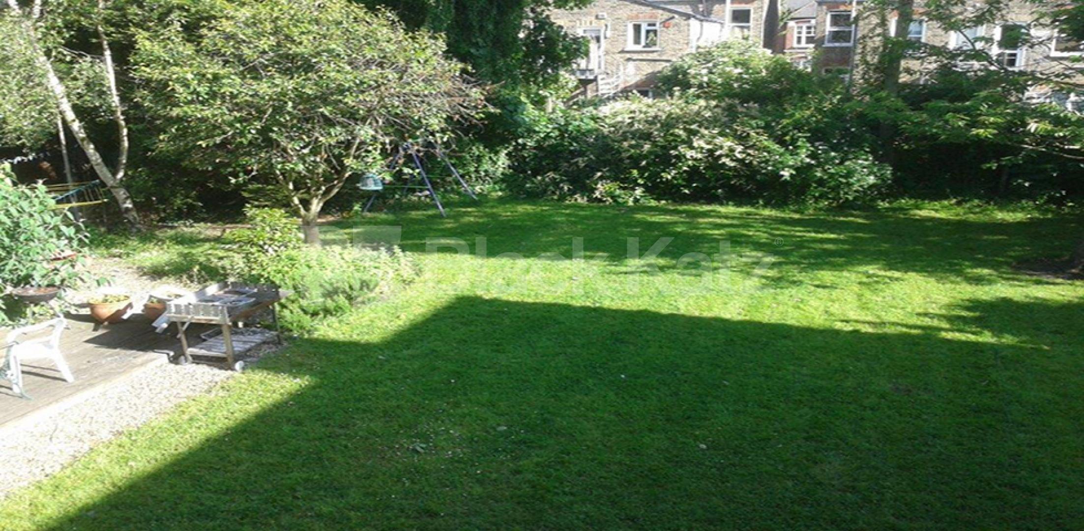 			NEW INSTRUCTION , 3 Bedroom, 1 bath, 1 reception Apartment			 Cambray Road, Balham